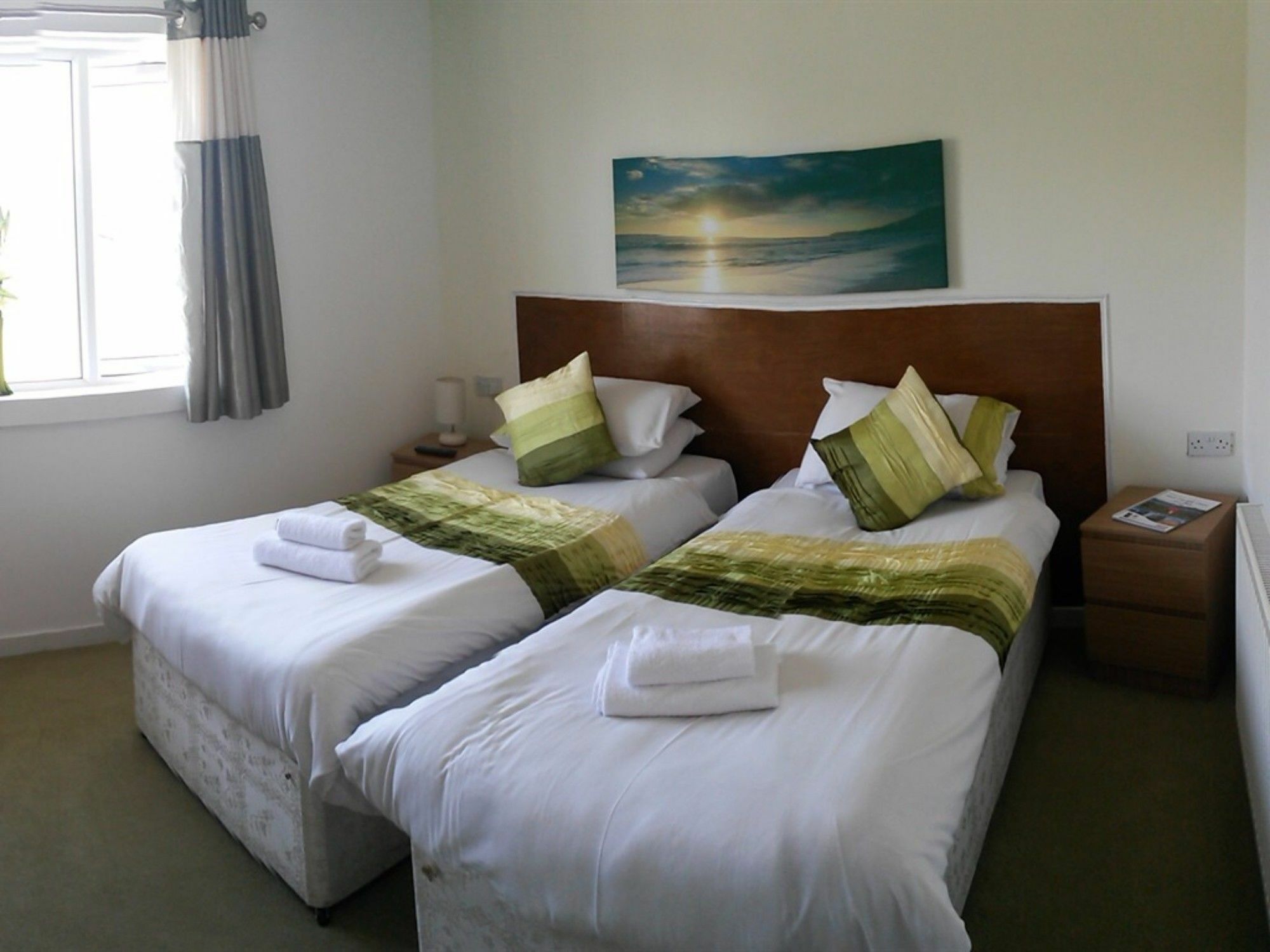 County Hotel Хелънсбърг Екстериор снимка