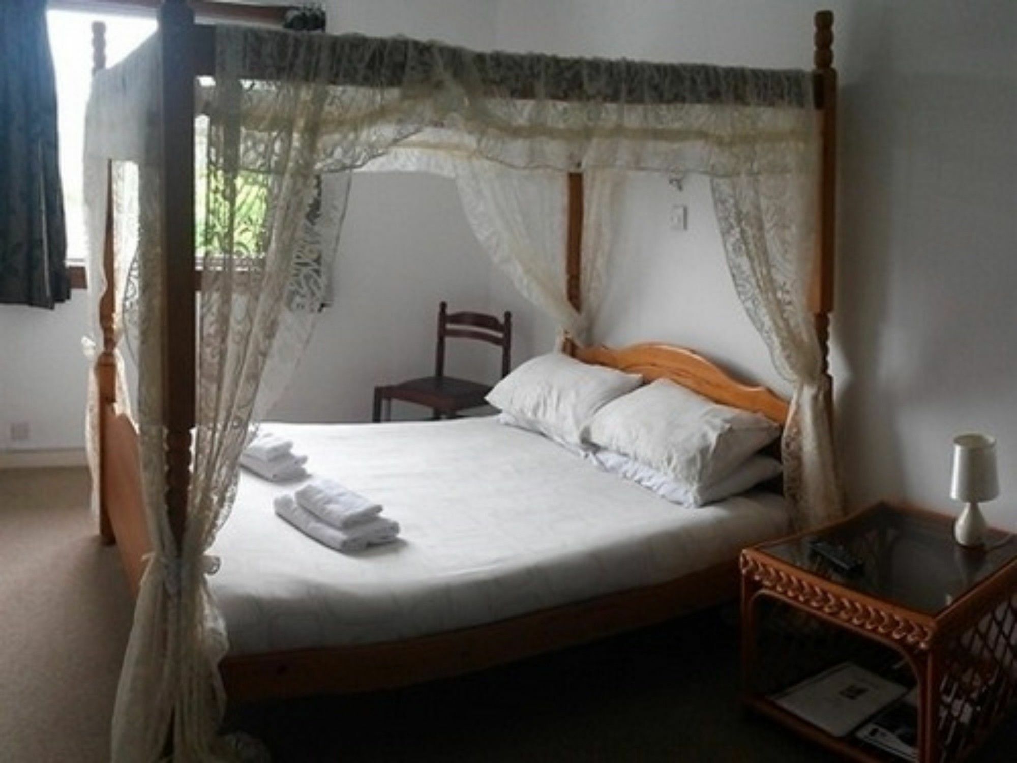 County Hotel Хелънсбърг Екстериор снимка